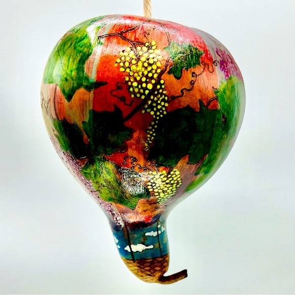 NEW Original Hot Air “ BALLOON of GRAPES ” Hand Crafted Gourd Art Wine Lovers - Picture 7 of 17
